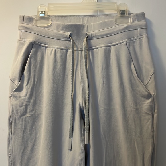 SOLD Lululemon Ready to Rulu Joggers - Picture 6 of 9